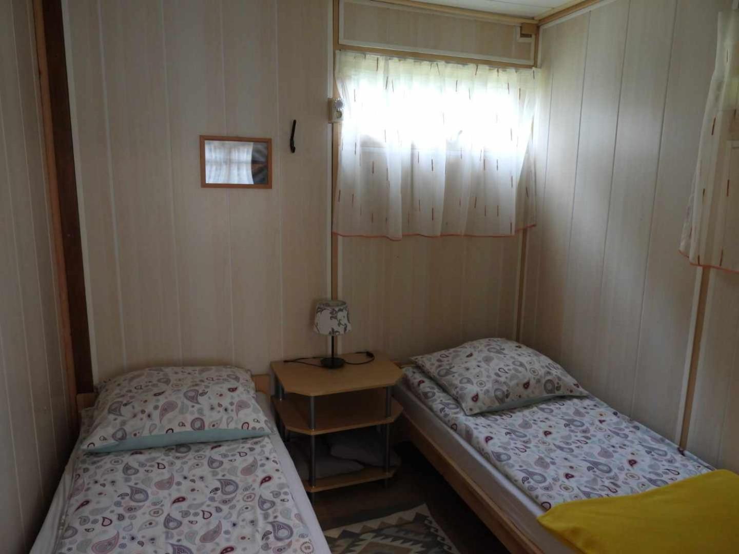 Domki , Pokoje Goscinne Ustronie Zwierzyniec Ngoại thất bức ảnh
